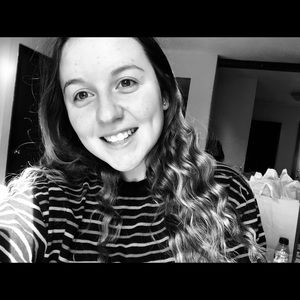 Meet your Posher, Caitlin